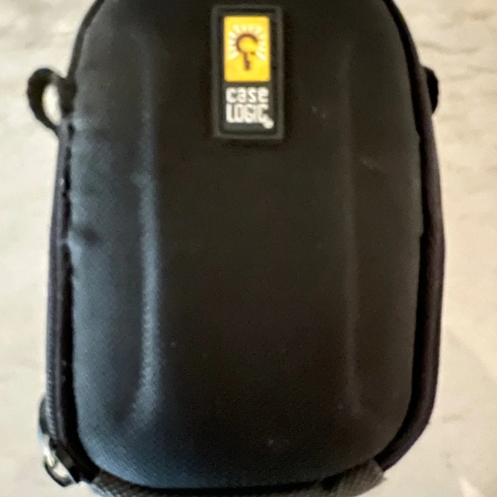 Case Logic compact camera case
